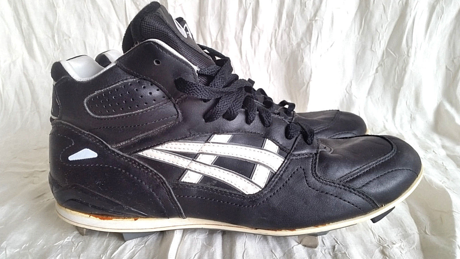 asics baseball cleats